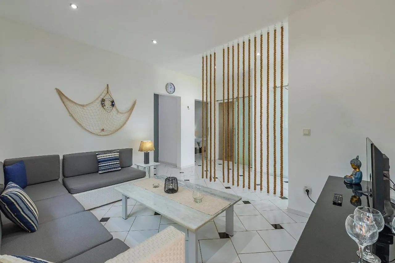 Casa Com Piscina Em Porto Das Dunas By Carpediem Fortaleza  Brazil